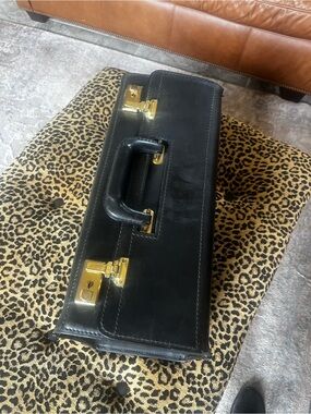Korchmar Case made in USA Vintage Black Leather Attaché Briefcase . No